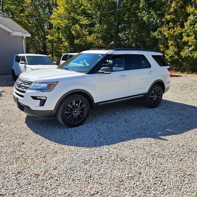 Photo 1 of 2019 Ford Explorer XLT