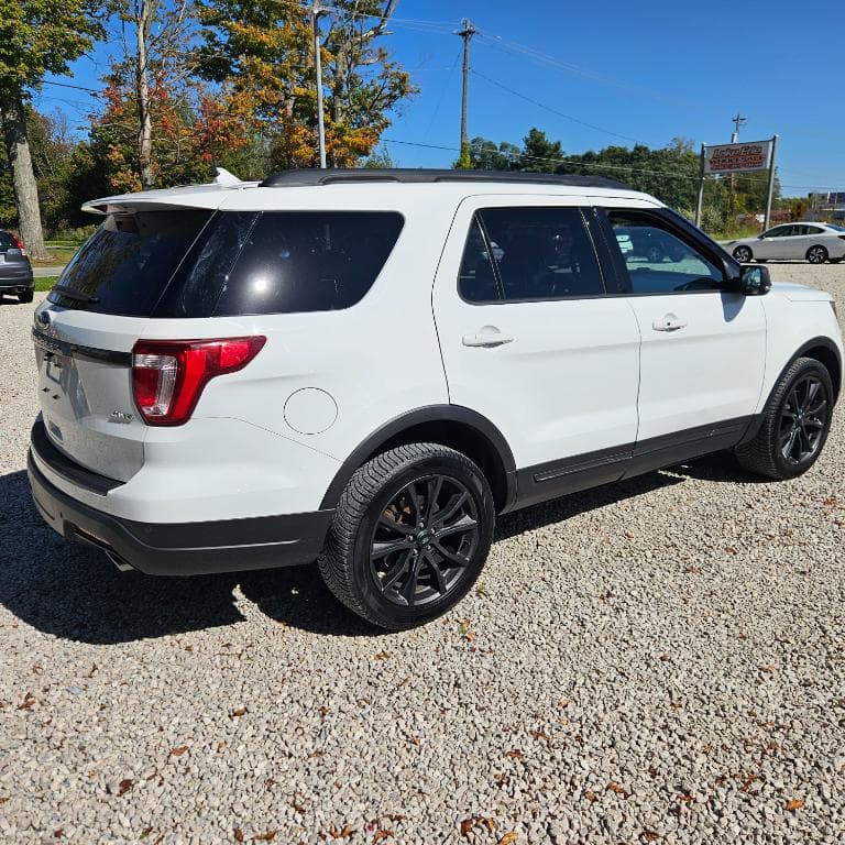 Photo 4 of 2019 Ford Explorer XLT