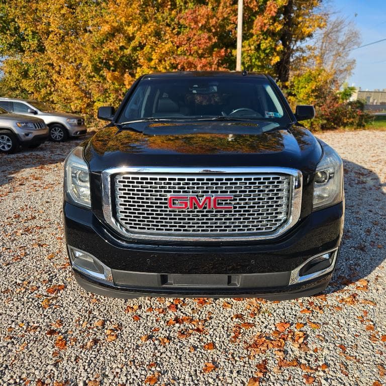 2017 GMC Yukon Denali - Image 2